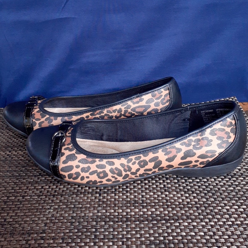 Leopard Print Memory Foam Flats Size 11